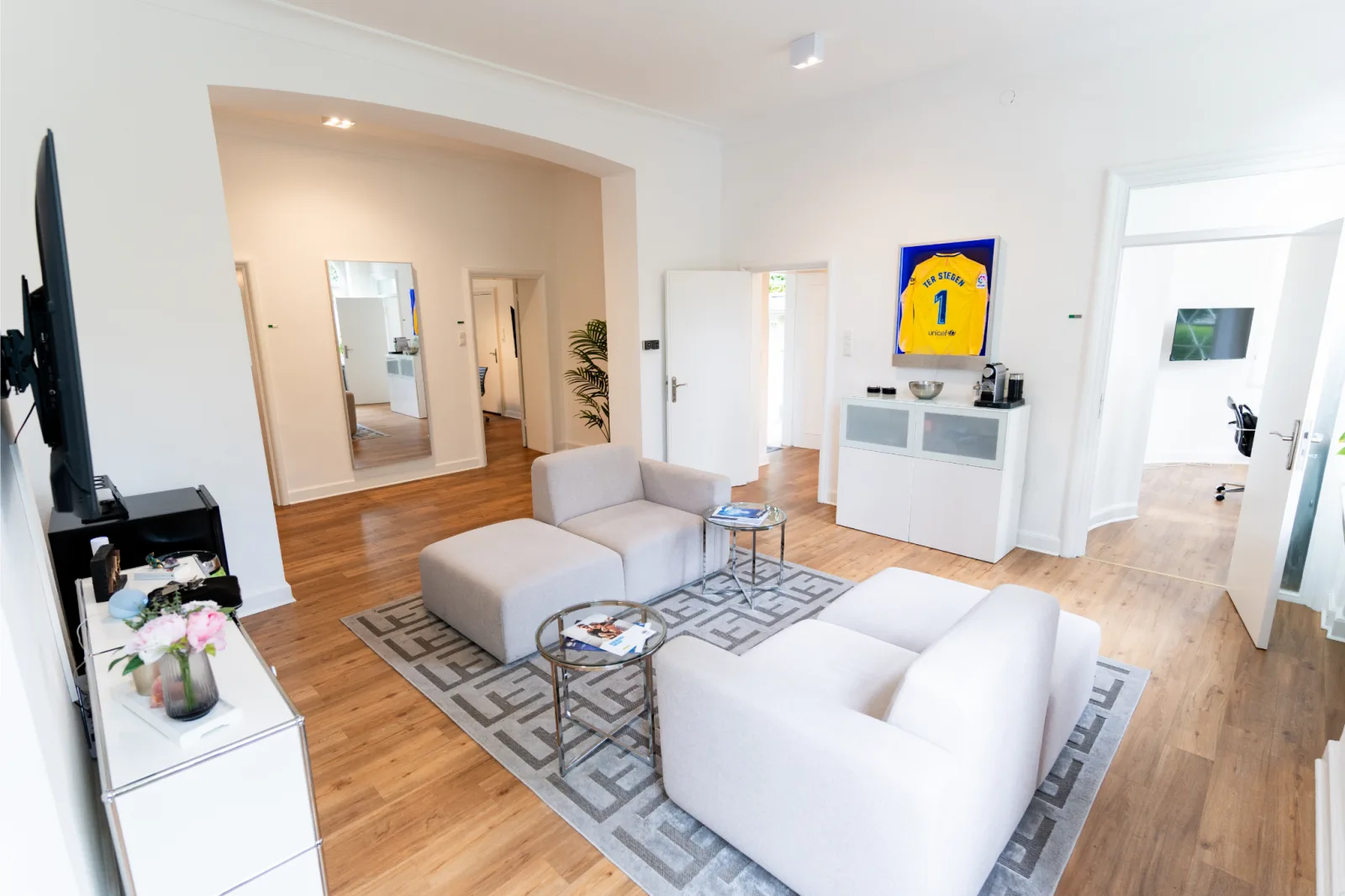 Moderne Lounge im Büro der Valor Makler GmbH